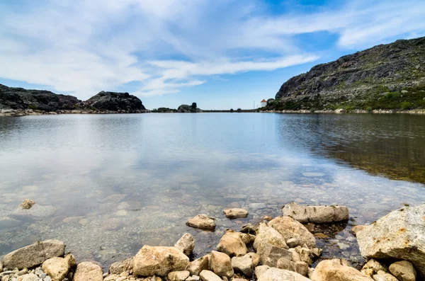 Lake in Serra da Estrela in Portugal — Stockfoto