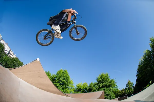 Salto BMX alto — Foto Stock