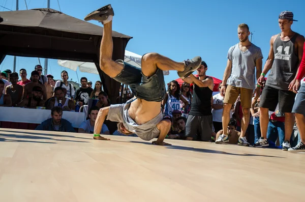 B-boying bemanningen warmup — Stockfoto