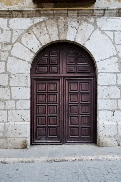 Puerta de entrada de madera vieja — Foto de Stock