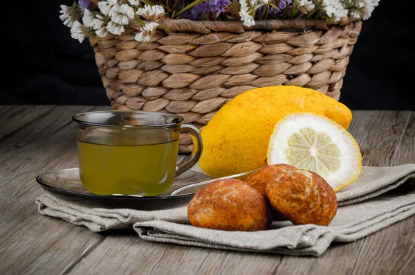 Té de limón y galletas — Foto de Stock