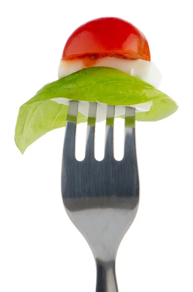 Salada Caprese no garfo — Fotografia de Stock