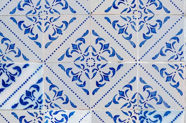 Azulejos tradicionales esmaltados portugueses —  Fotos de Stock