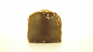 çikolata kaplı marshmallow