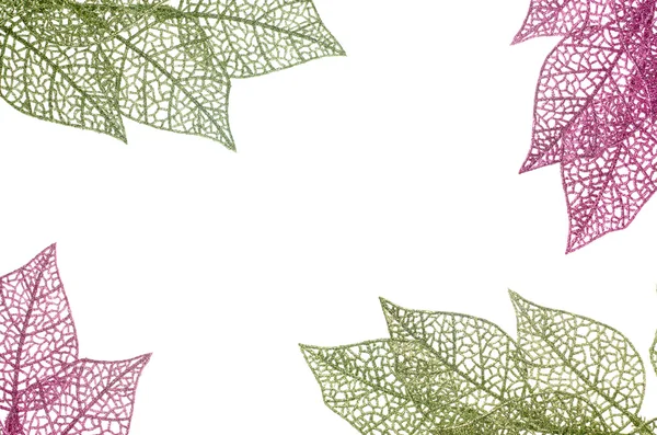 クリスマス装飾的な緑とピンクの葉 — ストック写真
