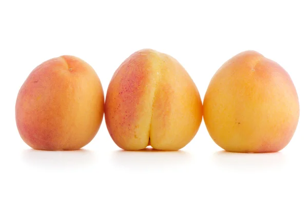 Drie zoete perziken — Stockfoto