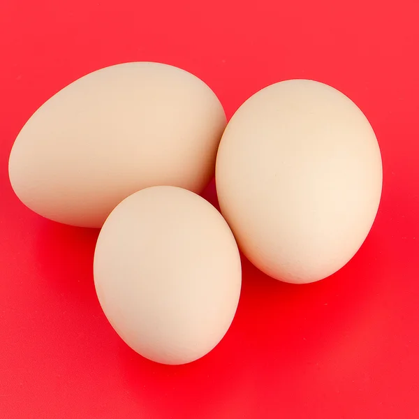 Trzy brązowe jaja — Zdjęcie stockowe