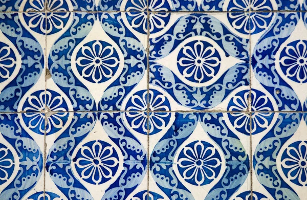 Azulejos típicos antiguos ornamentales — Foto de Stock