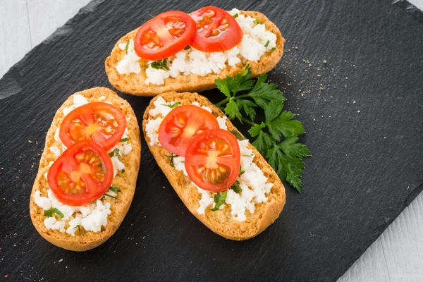 Bread with cottage — Stock Photo, Image