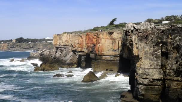 Falésias em Cascais, Portugal — Vídeo de Stock