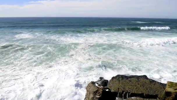 Cliffs at Azenhas do Mar, Portugal — Stock Video