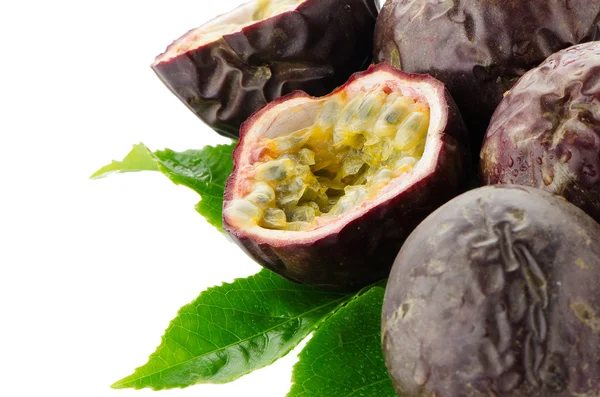 Fresh passion fruit — Stock Photo, Image