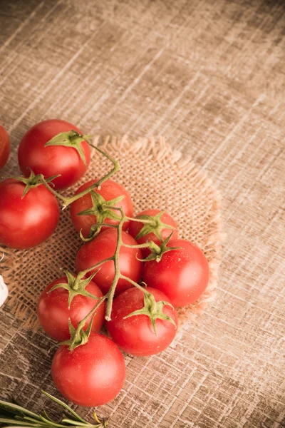 Tomates cherry —  Fotos de Stock