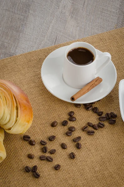 Tasse schwarzen Kaffee — Stockfoto