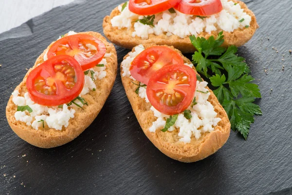 Bread with cottage — Stock Photo, Image