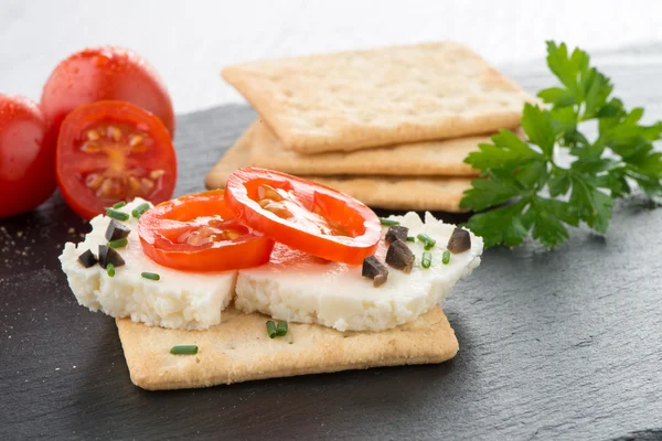 Crispbread with fromage — Stock Photo, Image