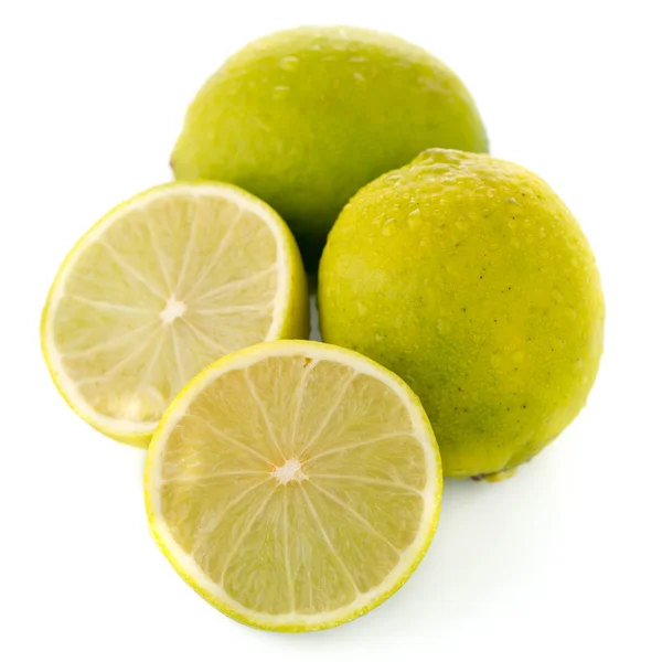 Färska gröna limefrukter — Stockfoto