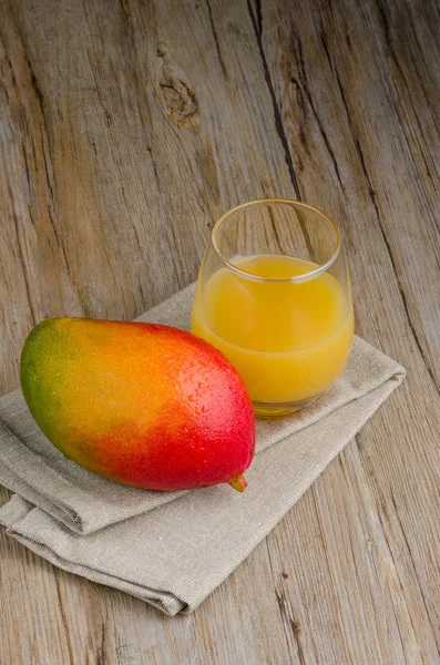 Fresh mango juice — Stock Photo, Image