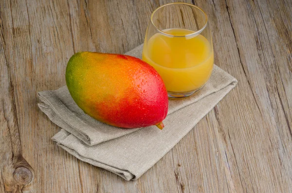 Zumo de mango fresco — Foto de Stock