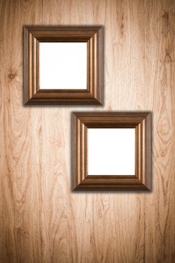 Duvardaki resim çerçeveleri