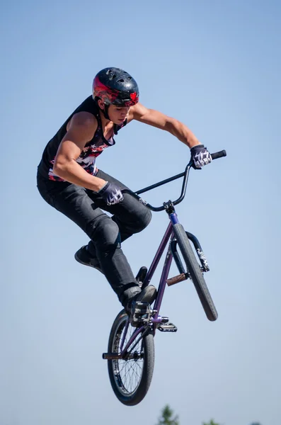 Louis carvalho během série dvs bmx 2014 podle paliva televizní — Stock fotografie