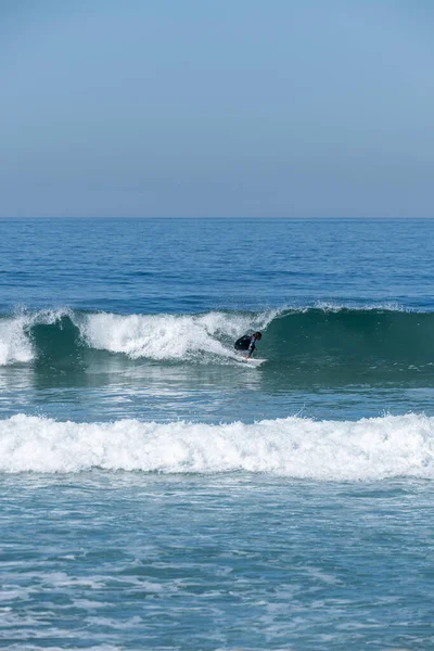 Soul Surfer Girl Riding Wave Furadouro Beach Ovar Portugalia — Zdjęcie stockowe