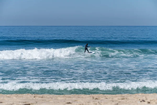 Soul Surfer Girl Chevauchant Une Vague Furadouro Plage Ovar Portugal — Photo