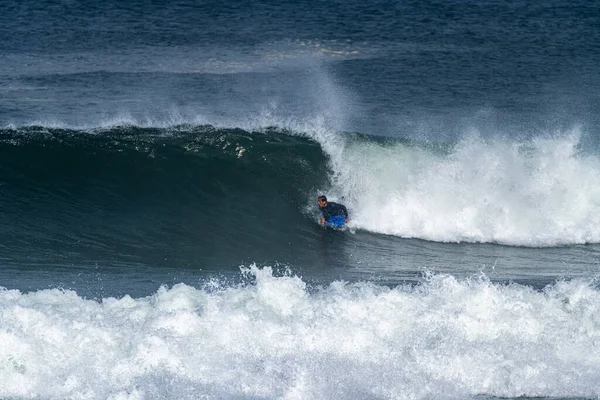 Bodyboarder Surft Auf Der Meereswelle Einem Sonnigen Tag — Stockfoto