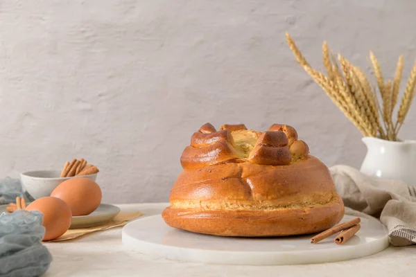 Fogaca Kjøkkenbenken Med Egg Kinaputter Tradisjonell Kake Fra Santa Maria – stockfoto