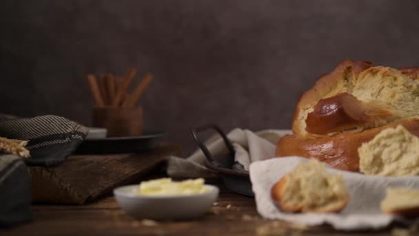Fogaa Köksbänk Med Ägg Och Cinammon Pinnar Traditionell Tårta Från — Stockvideo