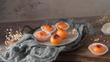 Portekiz 'in Alcobaca şehrinden geleneksel Portekiz tatlısı Castanha De Ovo.