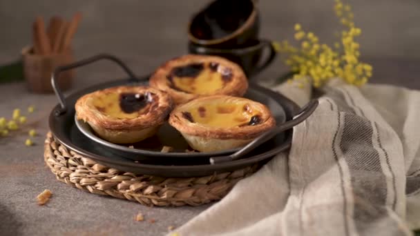 Tortas Ovo Sobremesa Tradicional Portuguesa Pastel Nata Prato — Vídeo de Stock