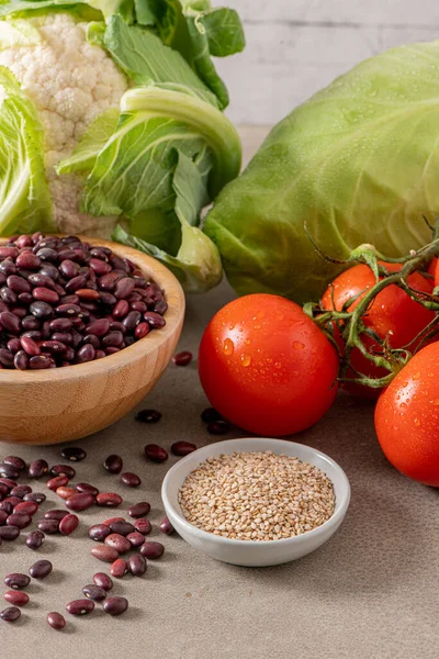 Selección Alimentos Saludables Con Verduras Semillas Superalimentos Cereales Encimera Cocina —  Fotos de Stock