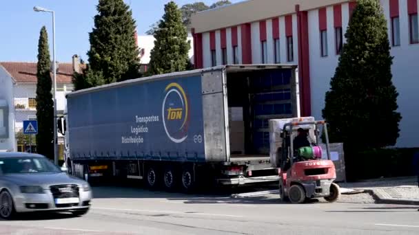 Ovar Portugal Março 2022 Carregamento Caminhões Com Apoio Humanitário Ucrânia — Vídeo de Stock