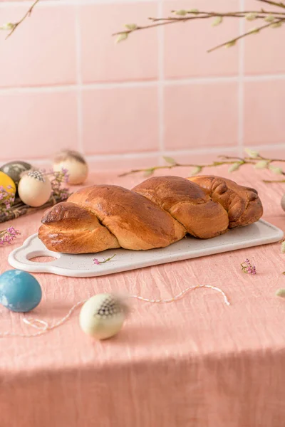 Traditioneller Portugiesischer Osterkuchen Eier Auf Den Ostertisch Legen Blütenblumen Und — Stockfoto