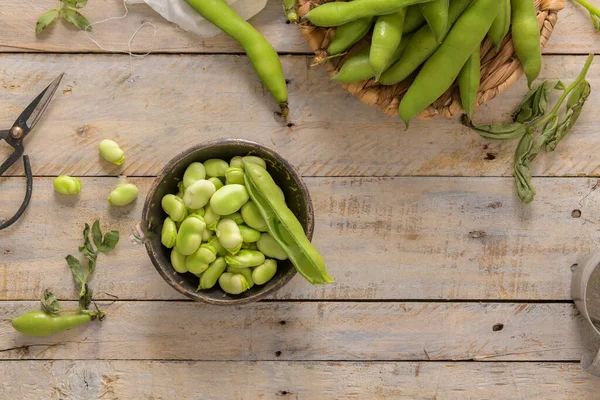 Fresh Raw Green Broad Beans Wooden Table —  Fotos de Stock