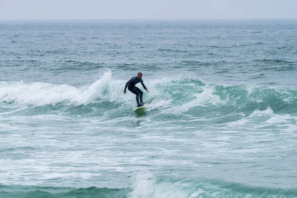 Surfer Riding Waves Soft Board Furadouro Beach Portugal Men Catching — стоковое фото