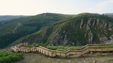 Cerro da Candosa patikalarından görüntü, Gois - Portekiz.
