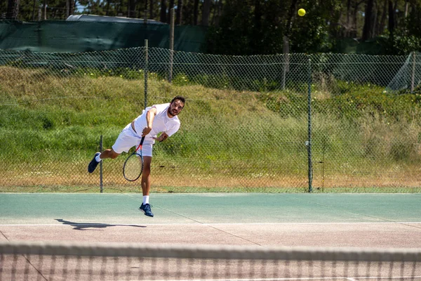 Tennis Player Performing Service Court — Stock Photo, Image