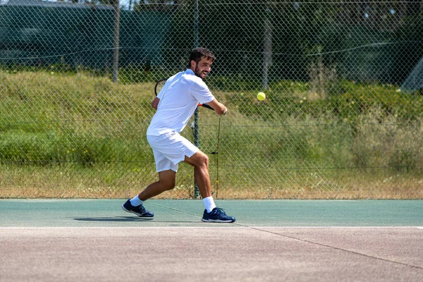 Joueur Tennis Effectuant Drop Shot Sur Terrain — Photo