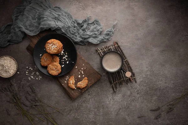 Homemade Oatmeal Raisin Cookies Cup Cappuccino Rustic Background — ストック写真