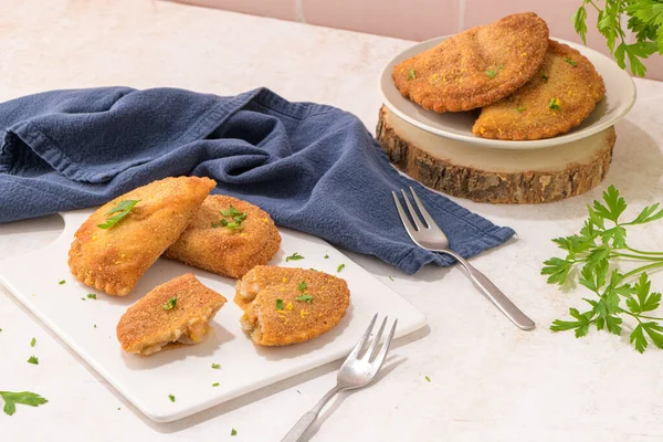 Meat Patties Parsley Leaves White Ceramic Dishes Kitchen Counter Top — Stock Photo, Image