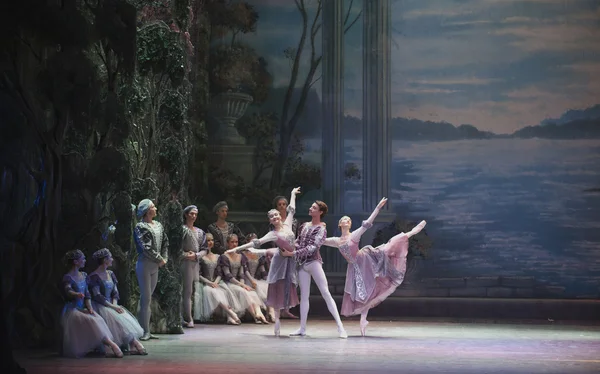 Le lac classique des cygnes de ballet — Photo