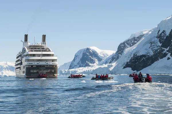 Antarktischer Eisberg — Stockfoto