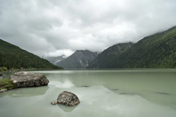 Highlandské jezero — Stock fotografie