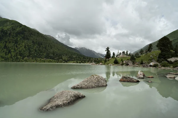 Highlandské jezero — Stock fotografie