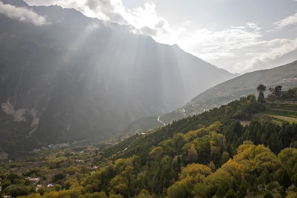 Paisagem: aldeia tibetana — Fotografia de Stock