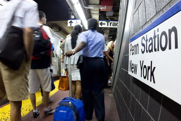NYC metro pendelaars — Stockfoto