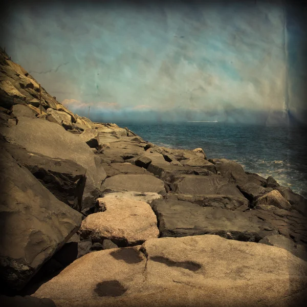 Estilo vintage rochas costeiras — Fotografia de Stock