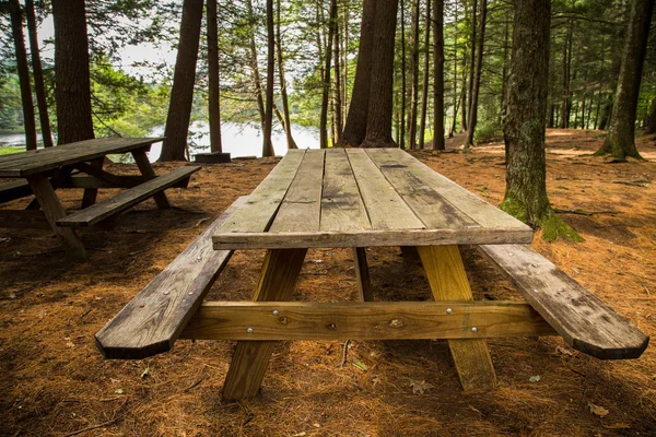 Mesa de picnic — Foto de Stock